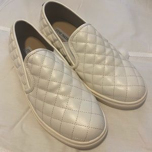 Ecentrcq Slip on Sneaker